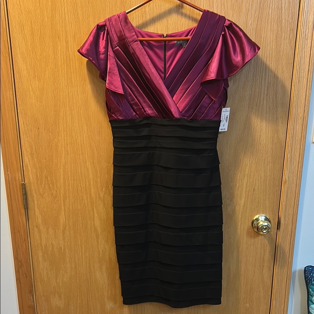 Too snd Ali NWT Wine and Black Sheath Dress V-Neck Flutter Cap Sleeves